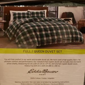 Brand new Eddie Bauer full queen Duvet set